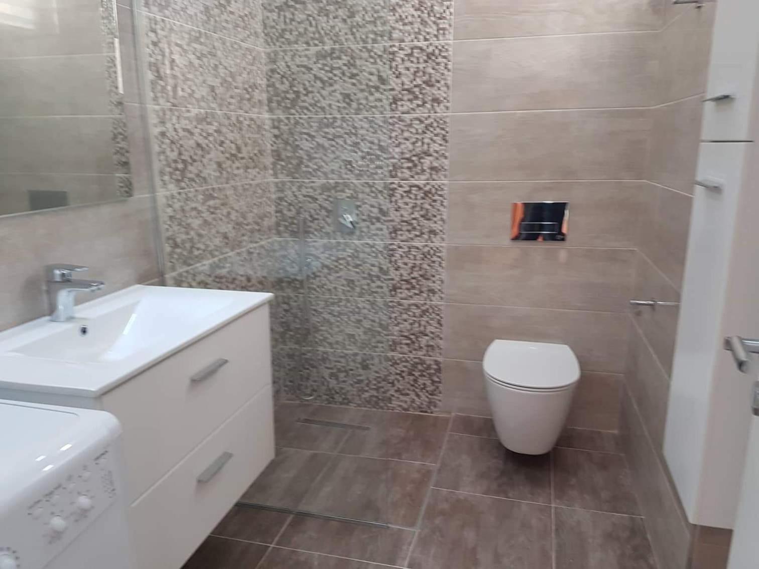Spacious Apartment Near The Beach Sarandë Esterno foto