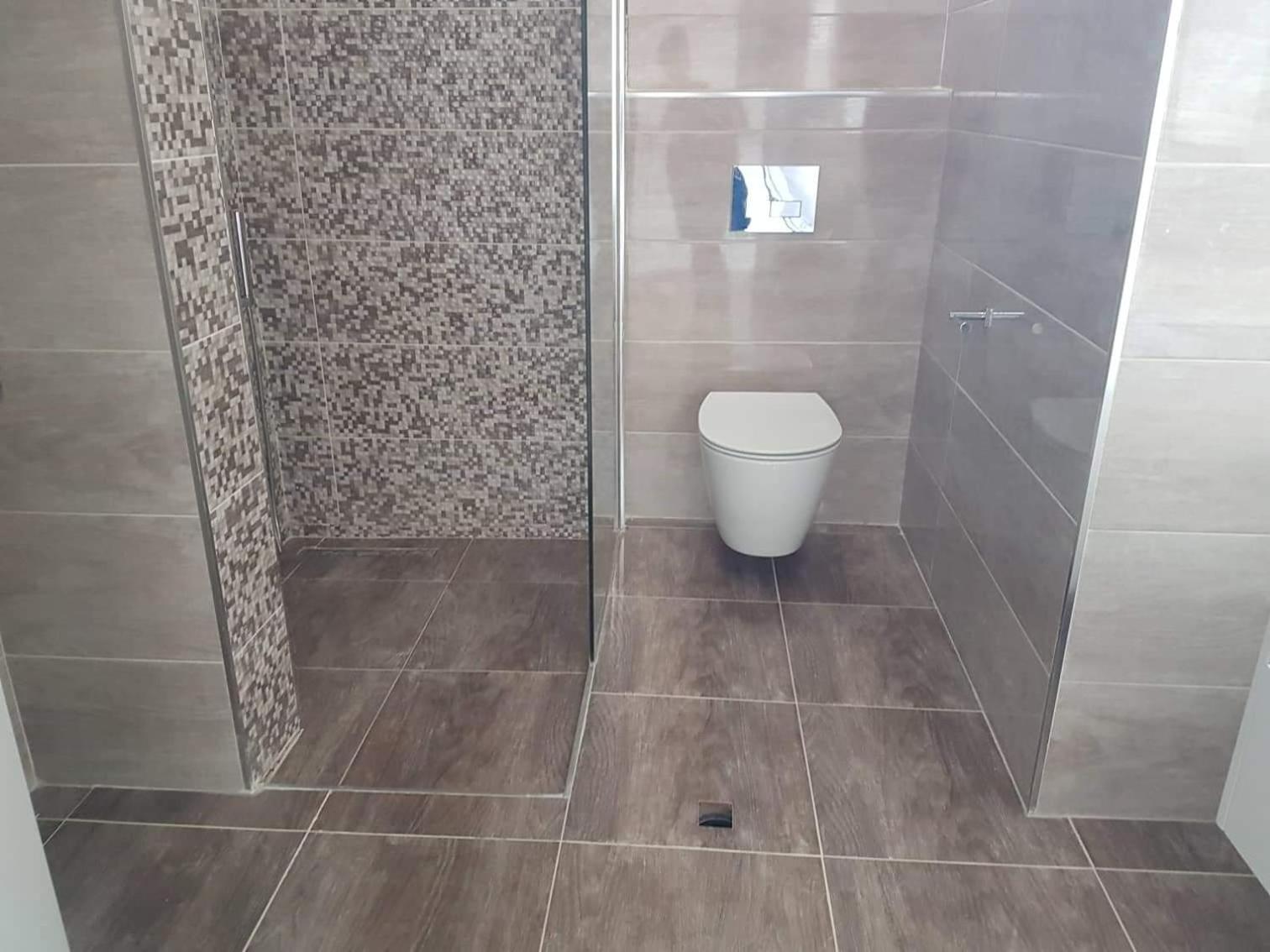 Spacious Apartment Near The Beach Sarandë Esterno foto