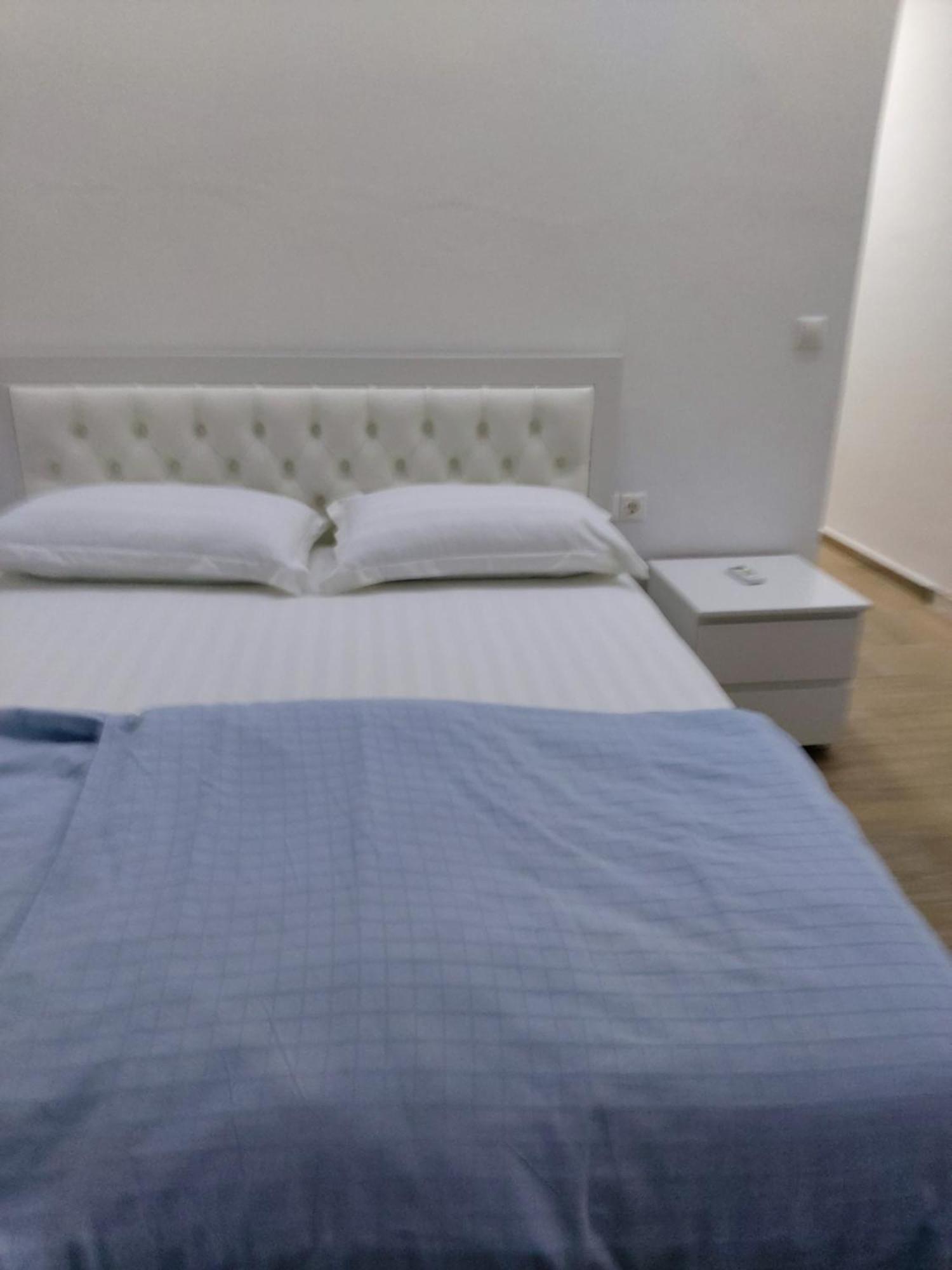 Spacious Apartment Near The Beach Sarandë Esterno foto