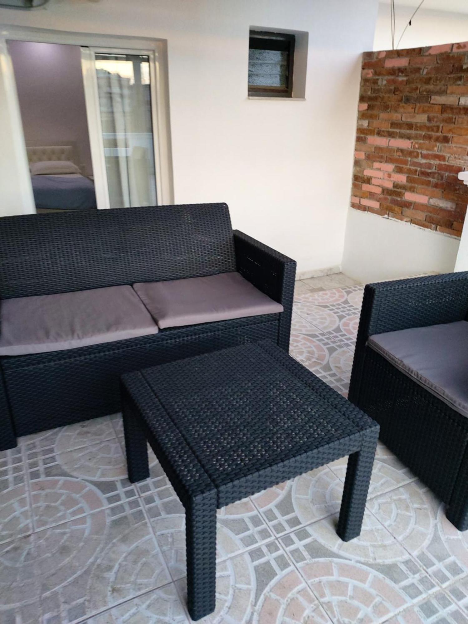 Spacious Apartment Near The Beach Sarandë Esterno foto