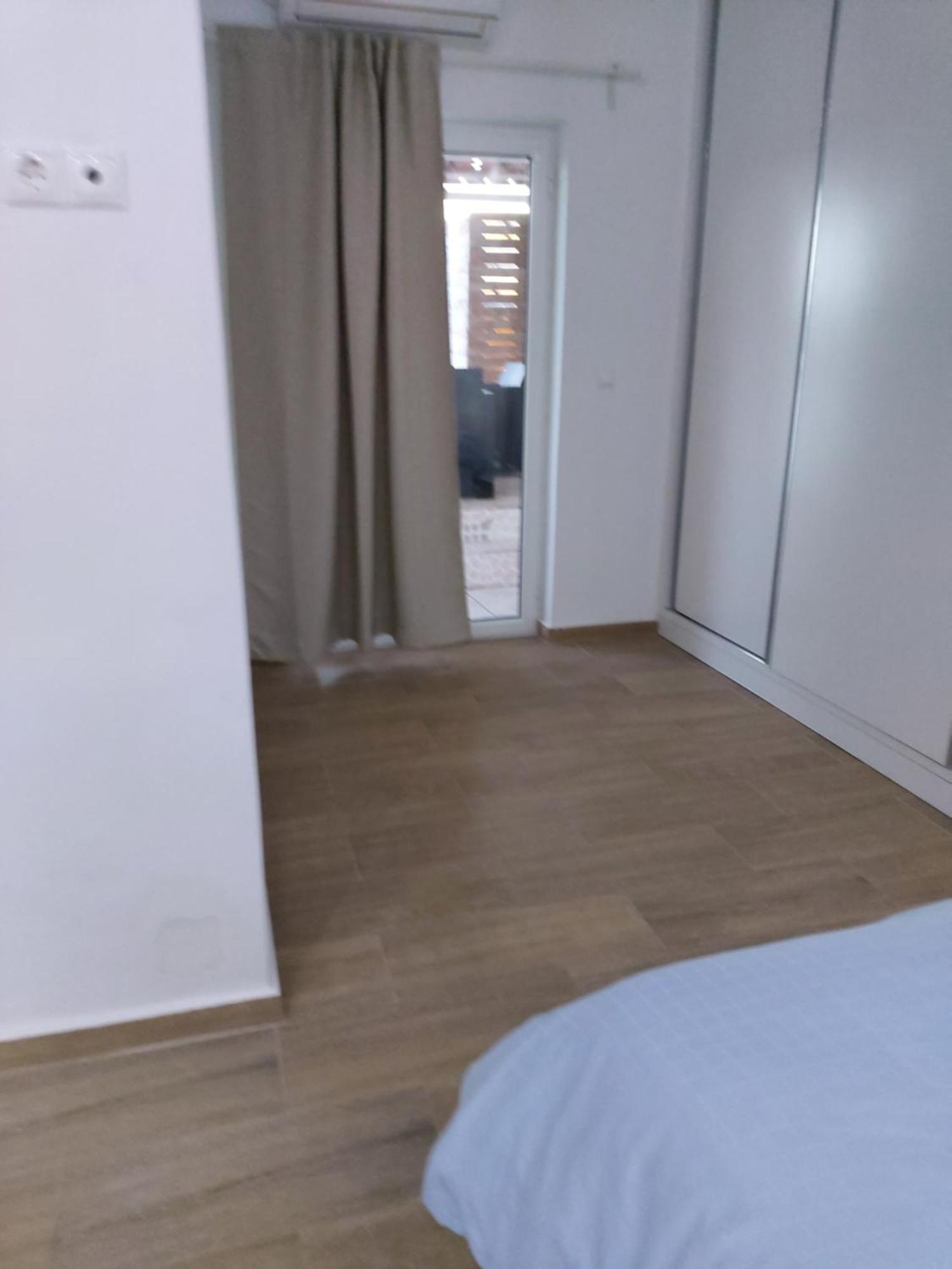 Spacious Apartment Near The Beach Sarandë Esterno foto